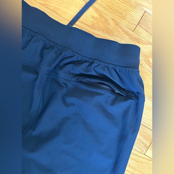 Lululemon Joggers Size Medium - Picture 5 of 14